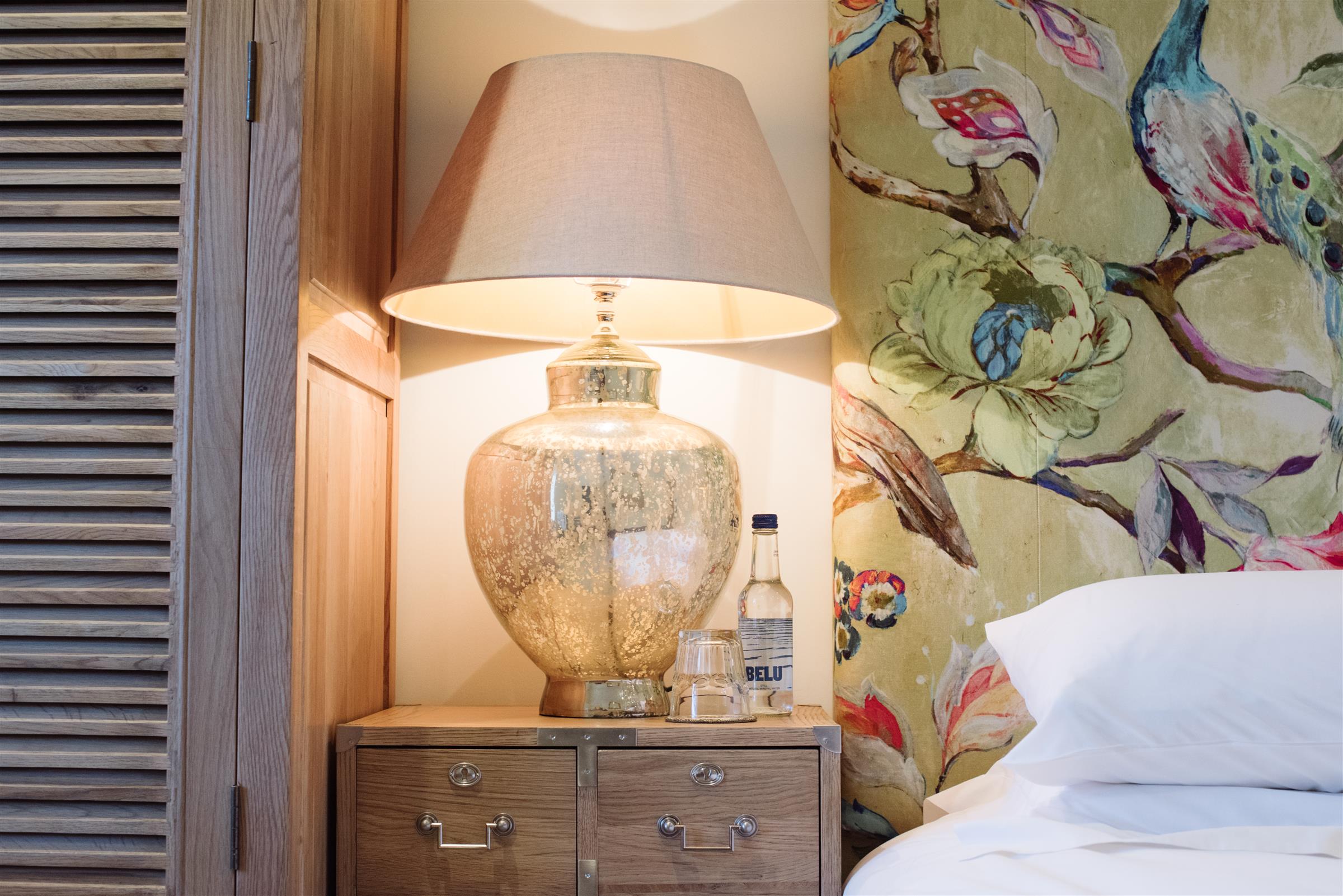 Bedside table and lamp in Ruddy